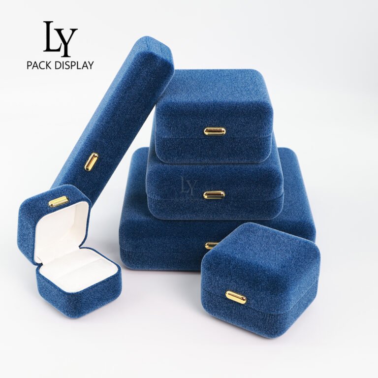 Luxury Velvet Jewelry Box Collection – Custom Multi-Size Boxes with Elegant Metal Details for Premium Jewelry Packaging 1 IMG 2482 拷贝